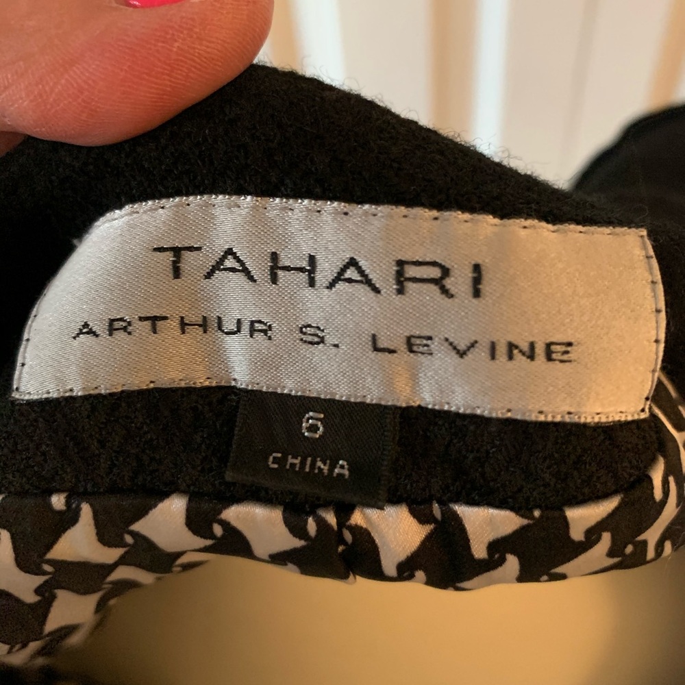 Tahari Arthur Levine Black Tweed Cropped Blazer S - Picture 4 of 4